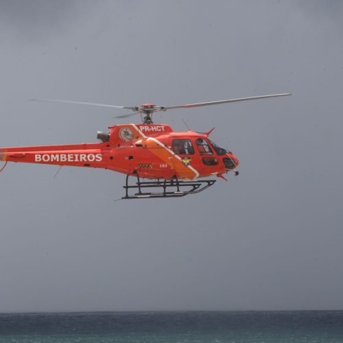 Operação Verão reforça resgates aquáticos com uso de aeronaves no litoral da Bahia ação integra a Operação Verão 2025/2026 e demonstrou como o emprego de aeronaves, aliado ao apoio de drones e de equipes em solo